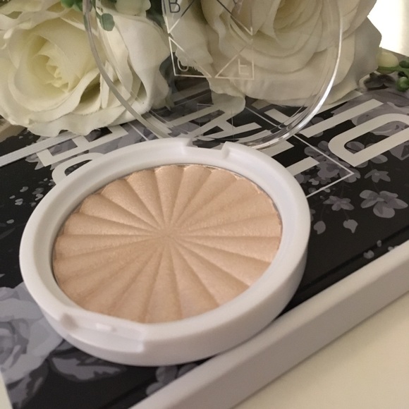 by Kimberley Other - Highlighter Star Island